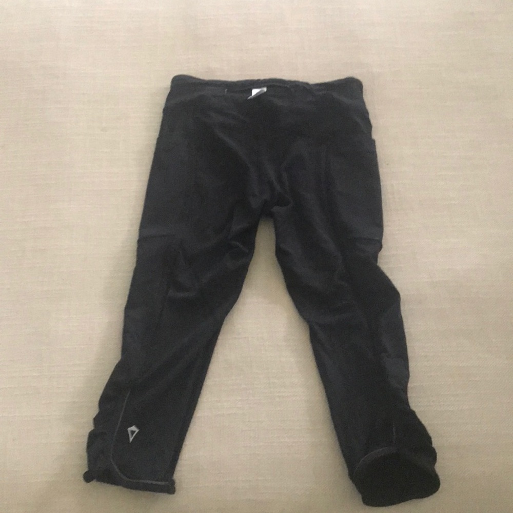 Black ivivva leggings